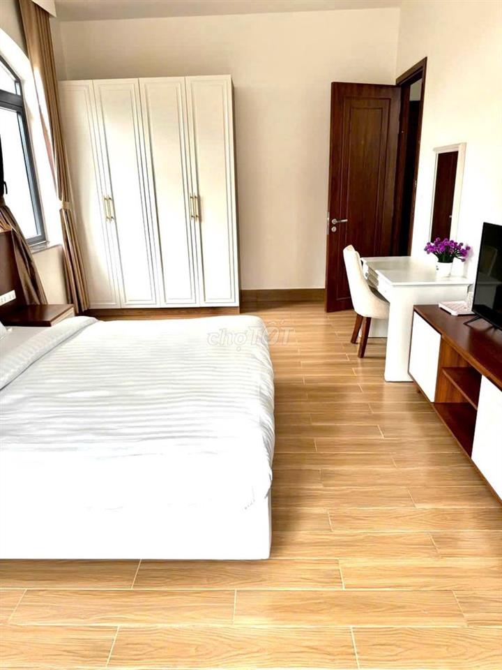 CHO THUÊ VILLA 10 PHÒNG NGỦ CÓ SÂN RỘNG ĐƯỜNG MĂNG LIN GIÁ 30