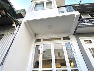 CHO THUÊ NHÀ NGUYÊN CĂN 3 PHÒNG NGỦ CÓ SÂN THƯỢNG FULL NỘI THẤT PHƯỜNG