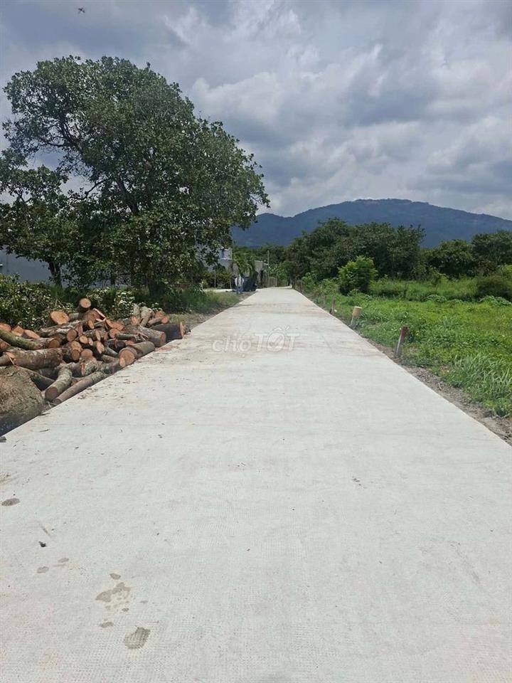 Bán lô đất nền ngay chợ Suối Cát, Xuân Lộc, Đồng Nai, thổ cư sổ riêng