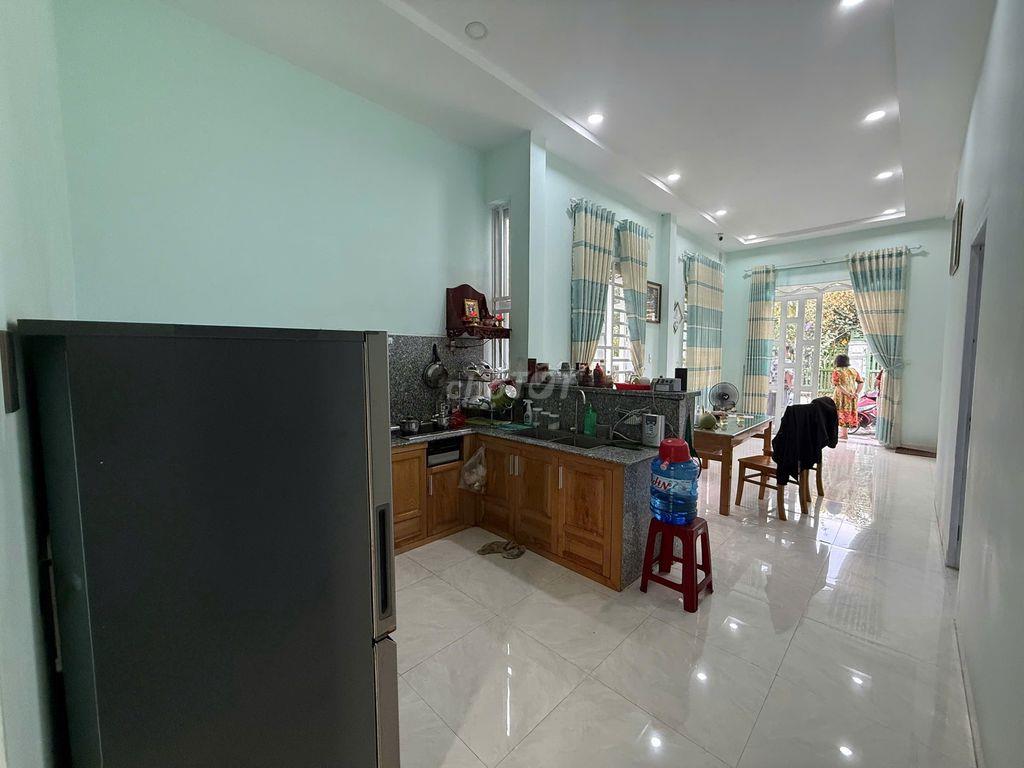 Bán nhà dt 312m2 có 100m2 thổ,đường Điểu Xiển,Long Khánh,Đồng Nai