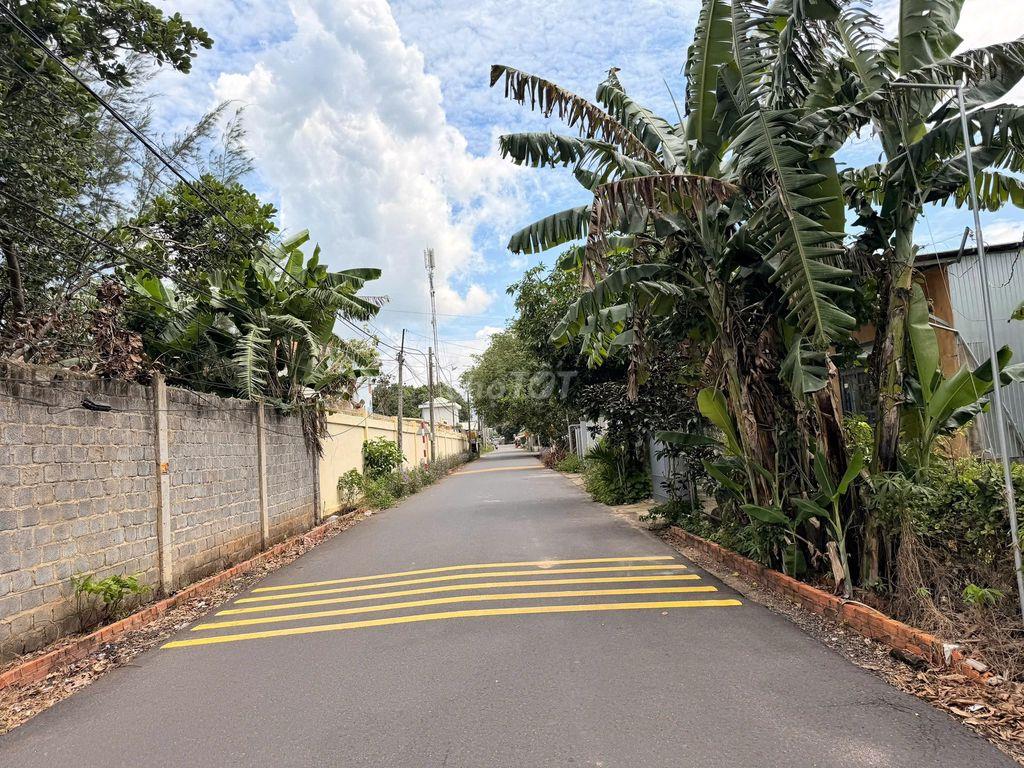 Bán Đất 21x40 có sẵn 100 m2 thổ giá 8.4 tỷ Xã Bưng Riềng