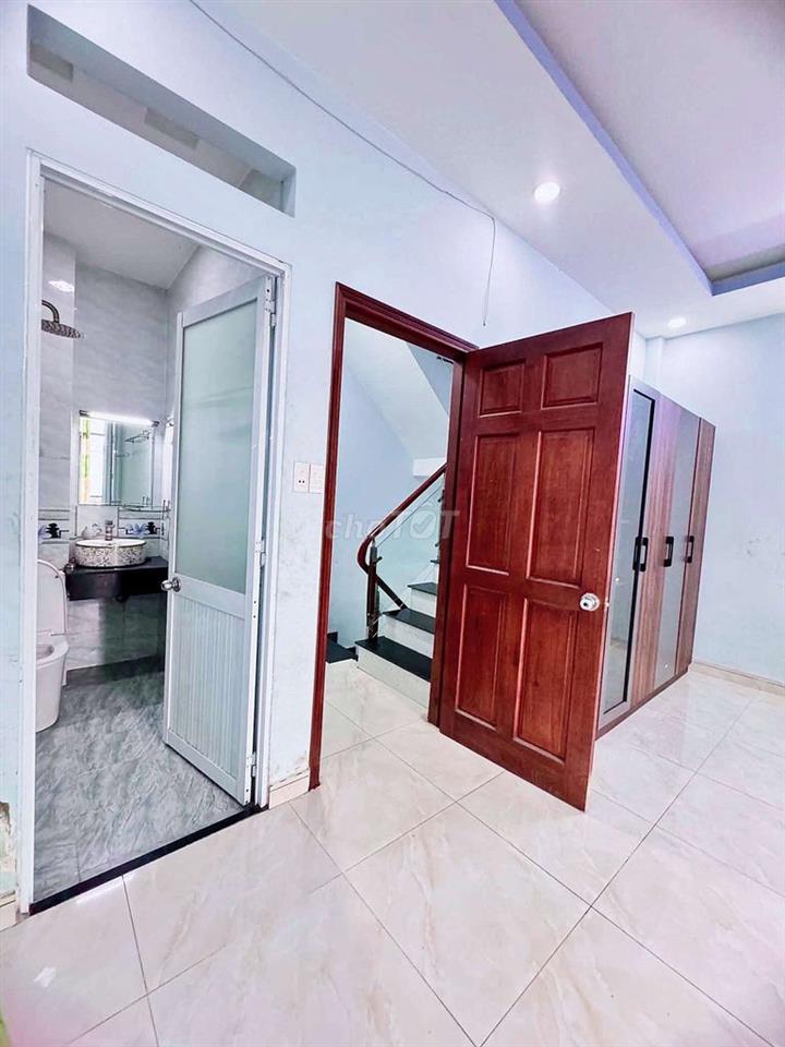 Nhà đẹp BHHB, Bình Tân. 5x12, 4 tầng.  5PN, 6WC. Giá:  12 triệu.