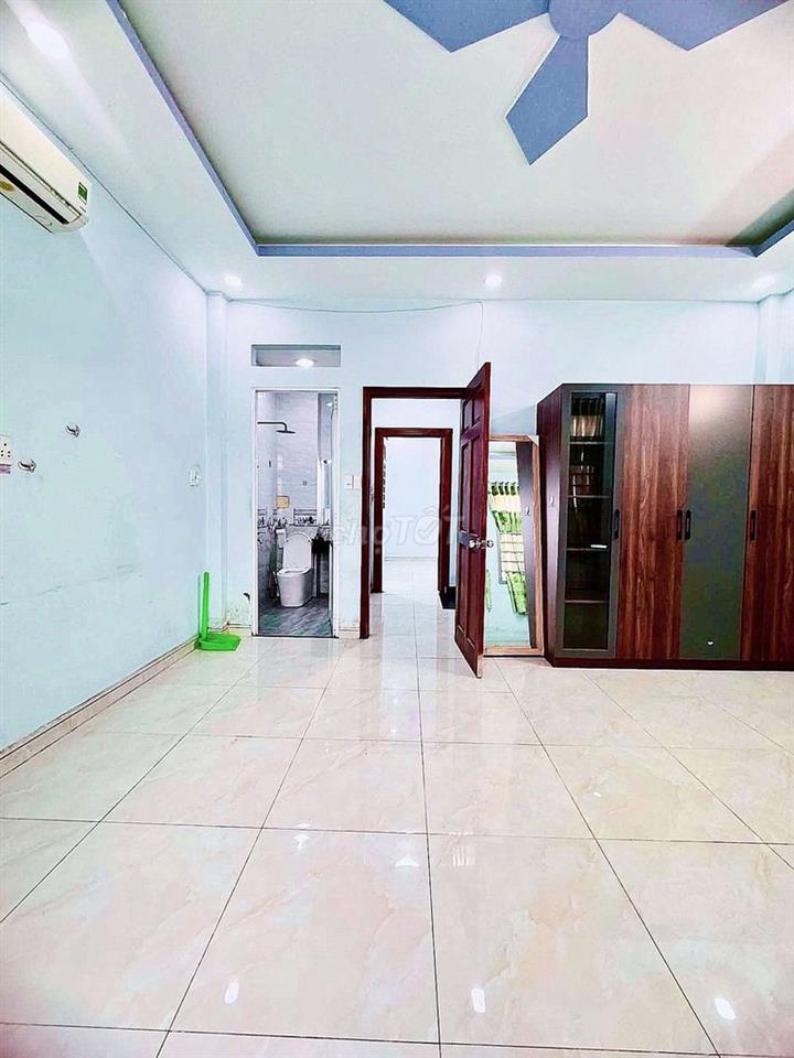 Nhà đẹp BHHB, Bình Tân. 5x12, 4 tầng.  5PN, 6WC. Giá:  12 triệu.