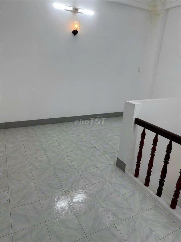 Nhà riêng 40m2,1 lầu, 2p ngủ,MBKD tầng trệt, Cô Bắc,- giá 14,5tr/th