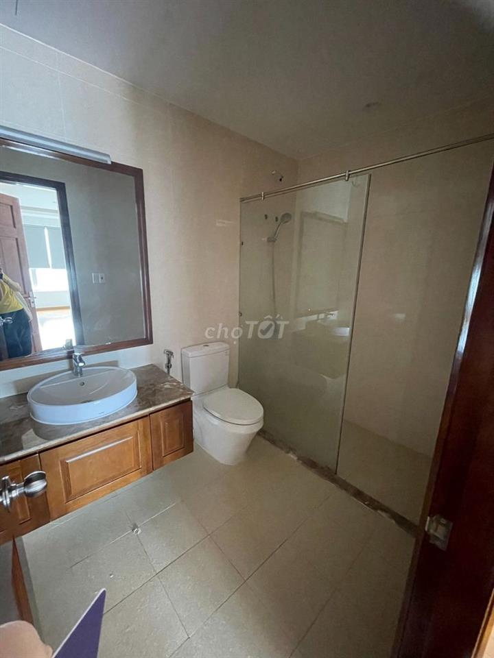 Penhouse  Central Plaza-Phạm văn Hai 3p ngủ, 4wc, giá 19tr/tháng.