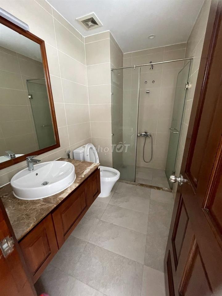 Penhouse  Central Plaza-Phạm văn Hai 3p ngủ, 4wc, giá 19tr/tháng.