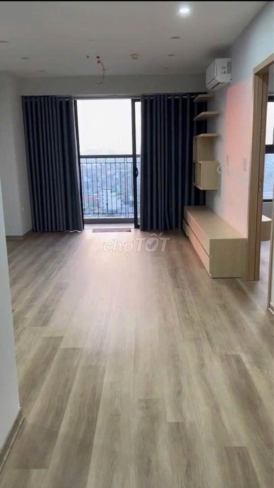 Cho thuê C/c Sky Center, căn 2PN giá 13tr5/th. Đ/c: 16 Phổ Quang