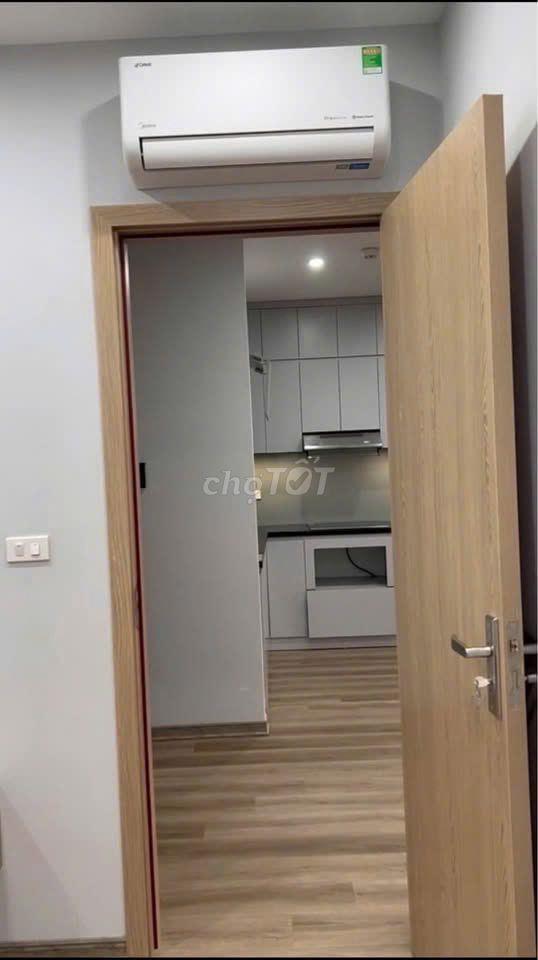 Cho thuê C/c Sky Center, căn 2PN giá 13tr5/th. Đ/c: 16 Phổ Quang