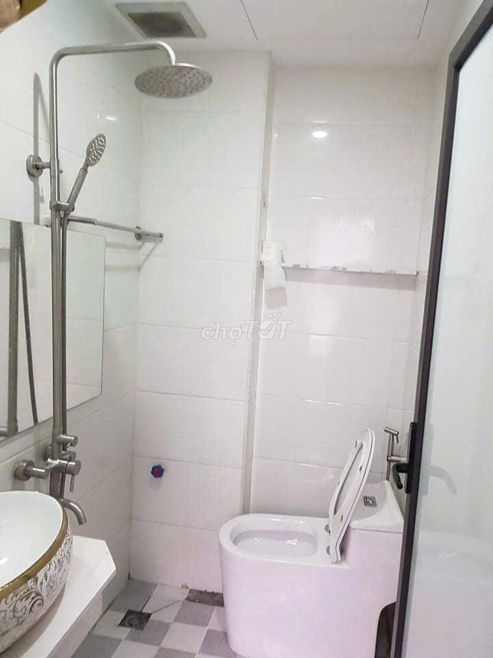 Cho thuê nhà 3,5 tầng x 31m