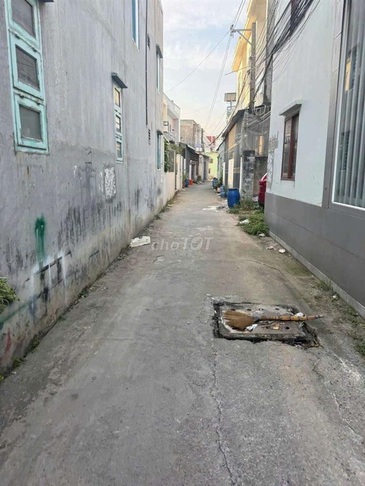 Cần bán đất dĩ an đối diện ubnd Đông Hoà cũ