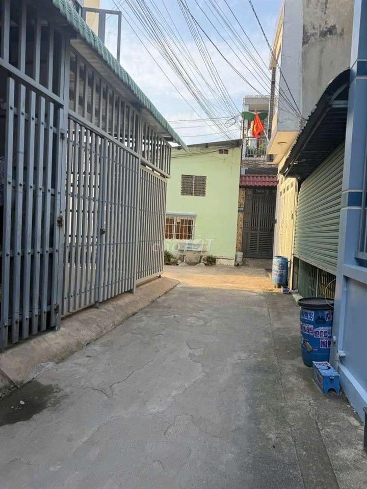 Cần bán đất dĩ an đối diện ubnd Đông Hoà cũ