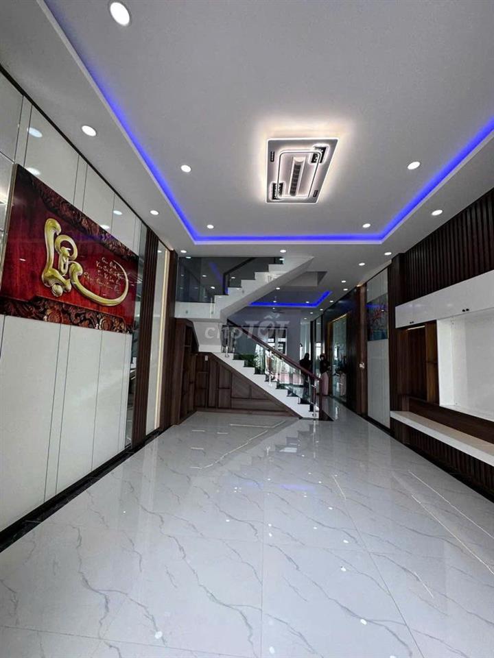 KHU BIỆT THỰ MINI 5X45M CÓ VƯỜN SAU RỘNG RÃI GIÁ THUÊ 8 TRIỆU 