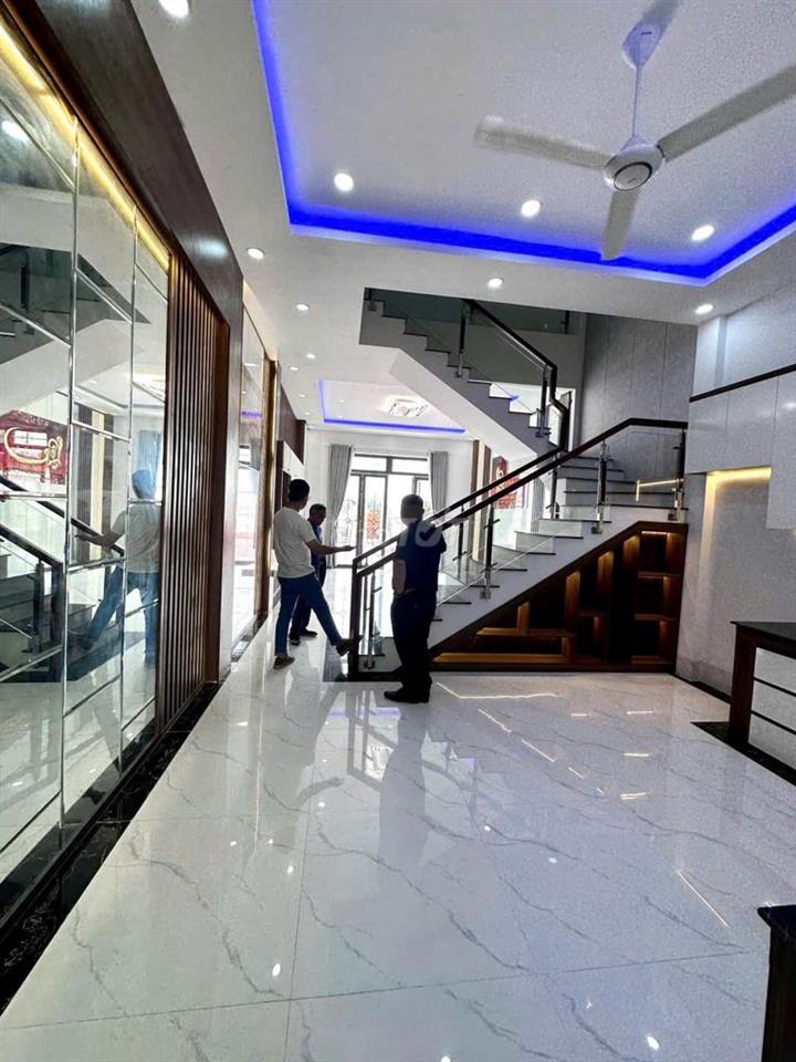 KHU BIỆT THỰ MINI 5X45M CÓ VƯỜN SAU RỘNG RÃI GIÁ THUÊ 8 TRIỆU 