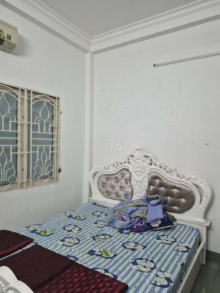 cần cho thuê nhà mặt tiền 320 p5 q8