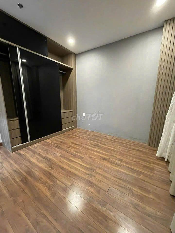 Cho thuê Duplex C/c  Sky Center, Phổ Quang - Dt 195m, 3PN giá 21tr/th