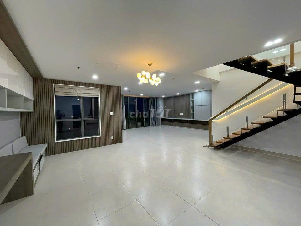 Cho thuê Duplex C/c  Sky Center, Phổ Quang - Dt 195m, 3PN giá 21tr/th