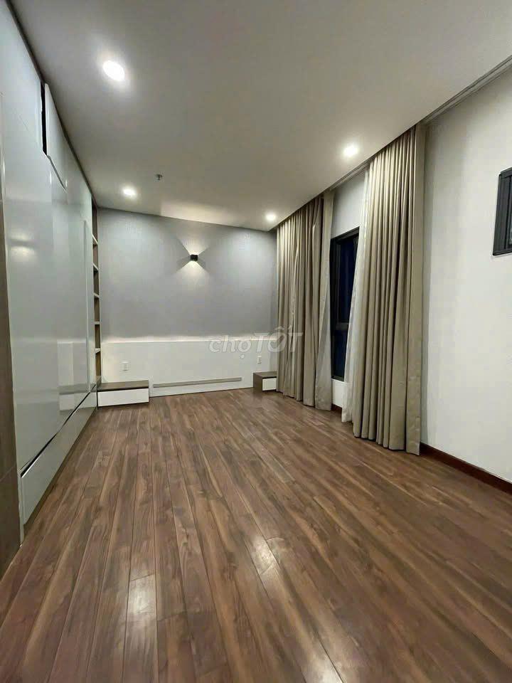 Cho thuê Duplex C/c  Sky Center, Phổ Quang - Dt 195m, 3PN giá 21tr/th
