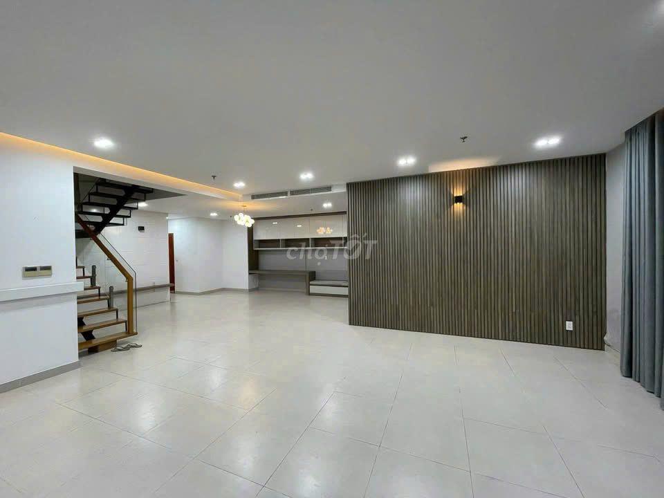 Cho thuê Duplex C/c  Sky Center, Phổ Quang - Dt 195m, 3PN giá 21tr/th