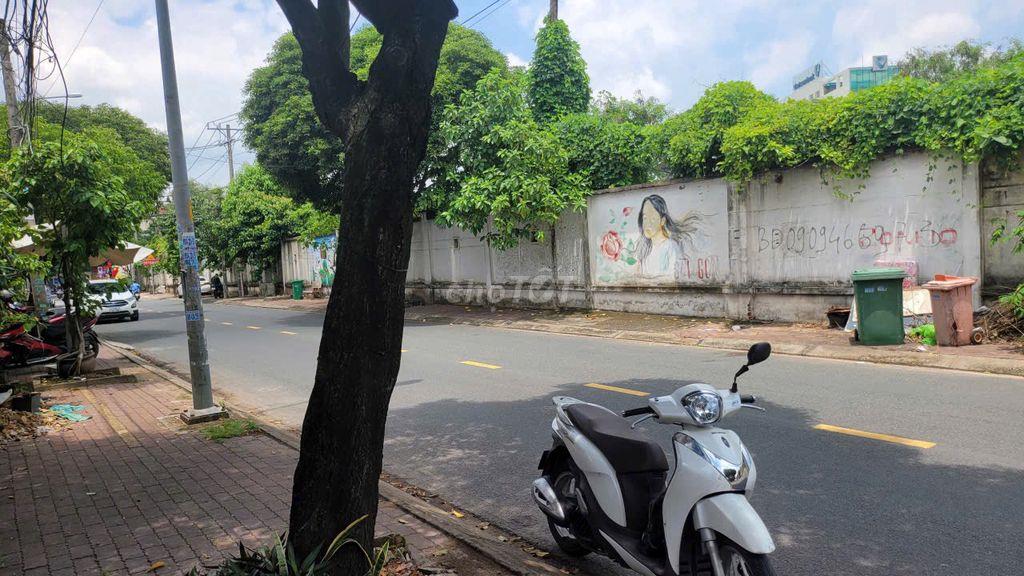 Nhà phố đường rộng 5m 