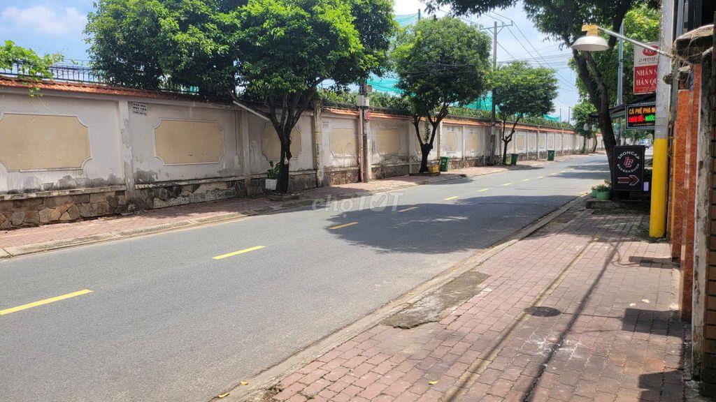 Nhà phố đường rộng 5m 