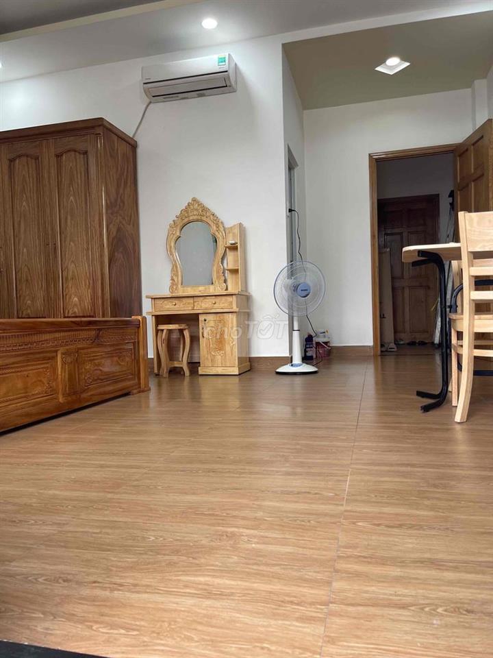 phòng đẹp rộng thoang mát . nội thất cao cấp.