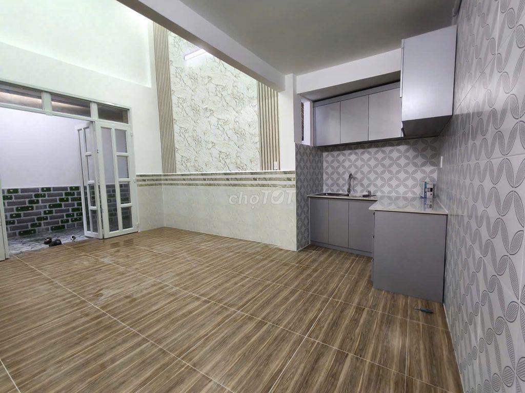 BÁN NHÀ 5,5 X 11 TRỆT LẦU - KẾT CẤU CHẮC CHẮN, KHU DÂN CƯ YÊN BÌNH