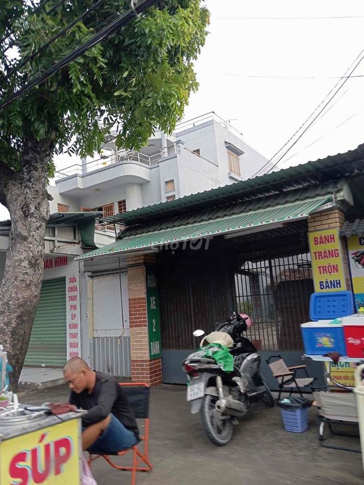 Nhà cấp 4 mặt tiền Phạm Hữu Lầu, Quận 7