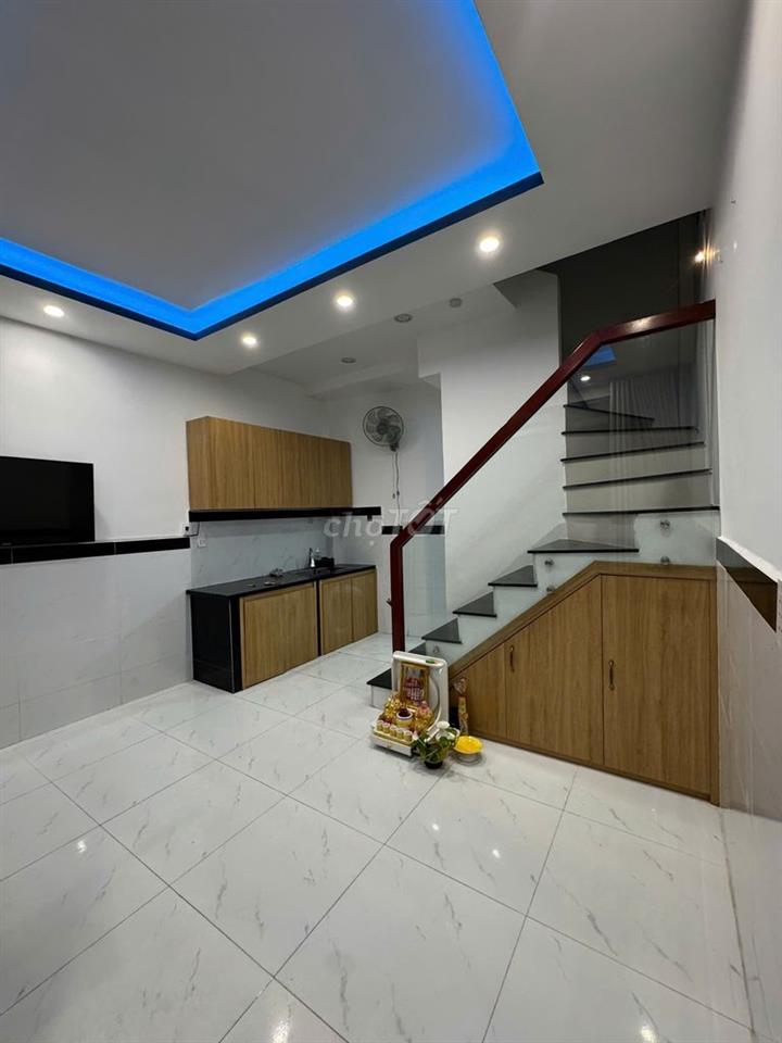 Chính chủ bán nhà riêng tại 737/104 Lạc Long Quân, 3,45 tỷ, 40 m2
