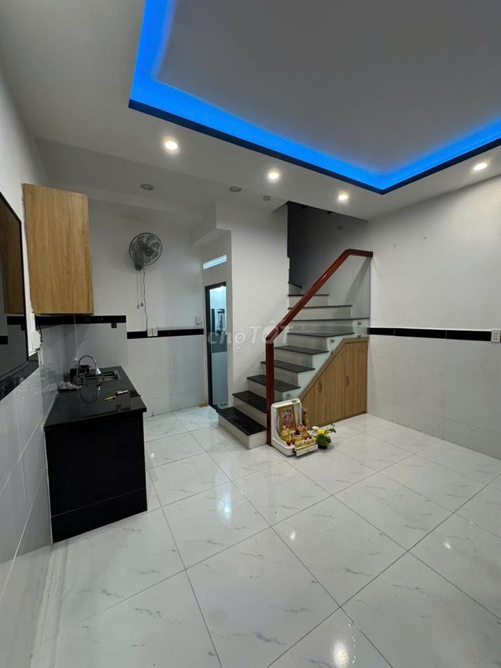 Chính chủ bán nhà riêng tại 737/104 Lạc Long Quân, 3,45 tỷ, 40 m2