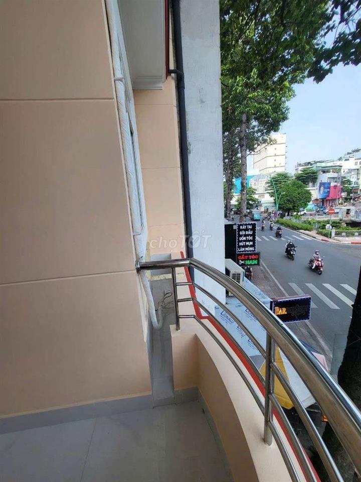 Cho thuê nguyên căn Mặt tiền Hoàng Sa, 40m2 x 4 tầng, lửng