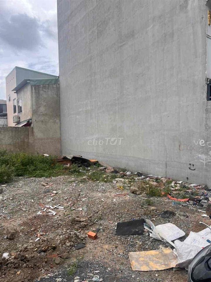 BÁN ĐẤT LÔ GÓC HẺM 4M QL13 CŨ – 53,8M² – CÁCH MẶT TIỀN 20M – GẦN TUYẾN