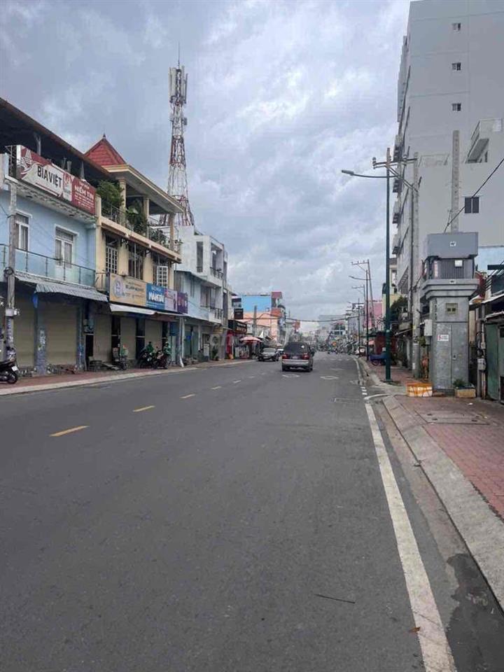 BÁN ĐẤT LÔ GÓC HẺM 4M QL13 CŨ – 53,8M² – CÁCH MẶT TIỀN 20M – GẦN TUYẾN