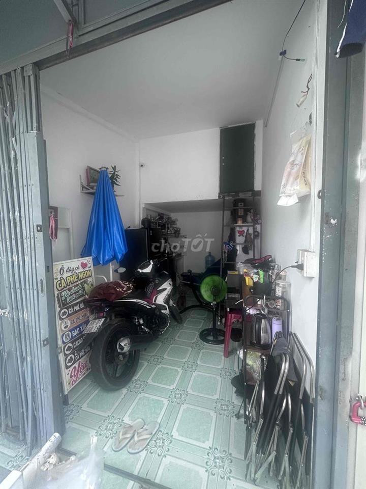 cần sang nhượng lại mặt bằng kinh doanh đc,gần trường học,gần chợ..