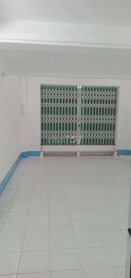 Mặt tiền kinh doanh 