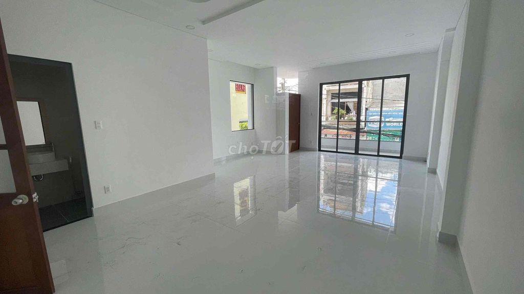 Bán mặt tiền Thạch Lam 8m x18m, hướng Nam