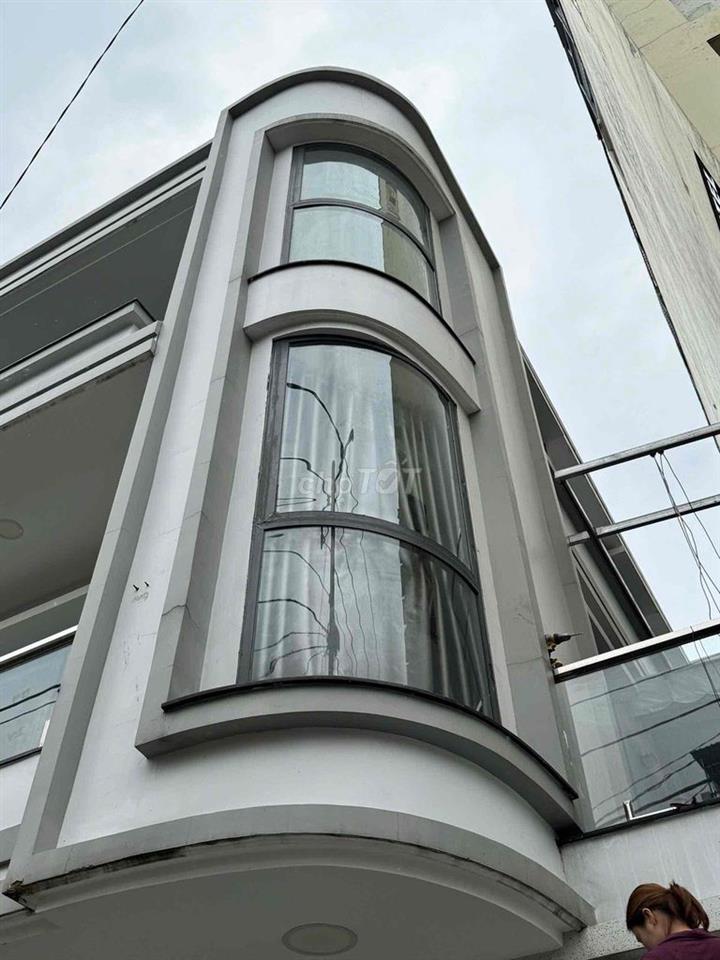 Bán mặt tiền Thạch Lam 8m x18m, hướng Nam