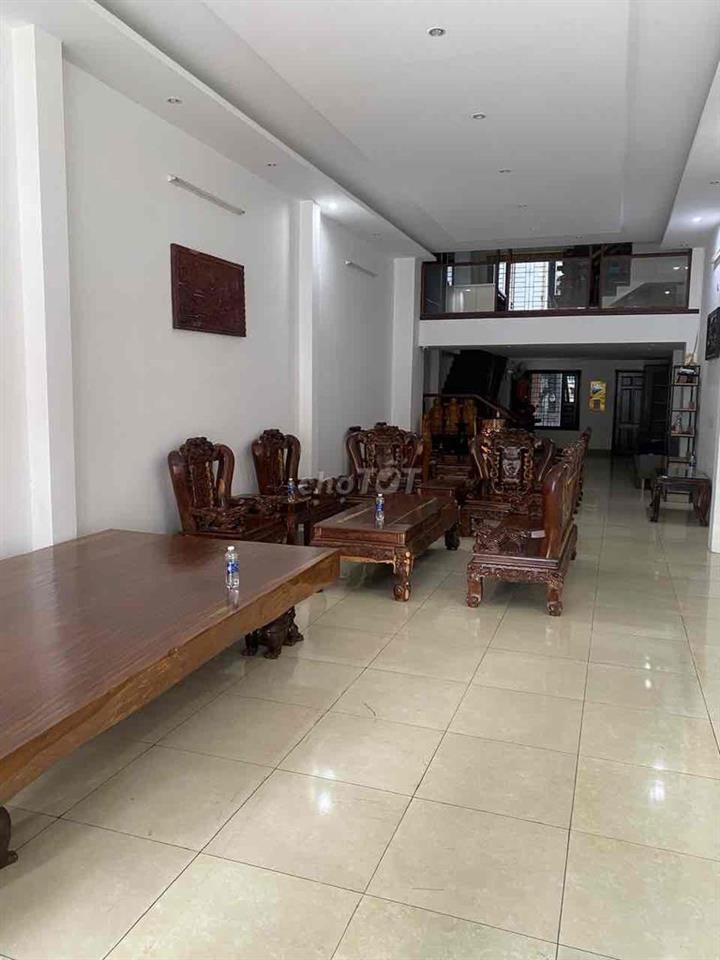 Nhà 3 tầng mặt tiền Phạm Hùng