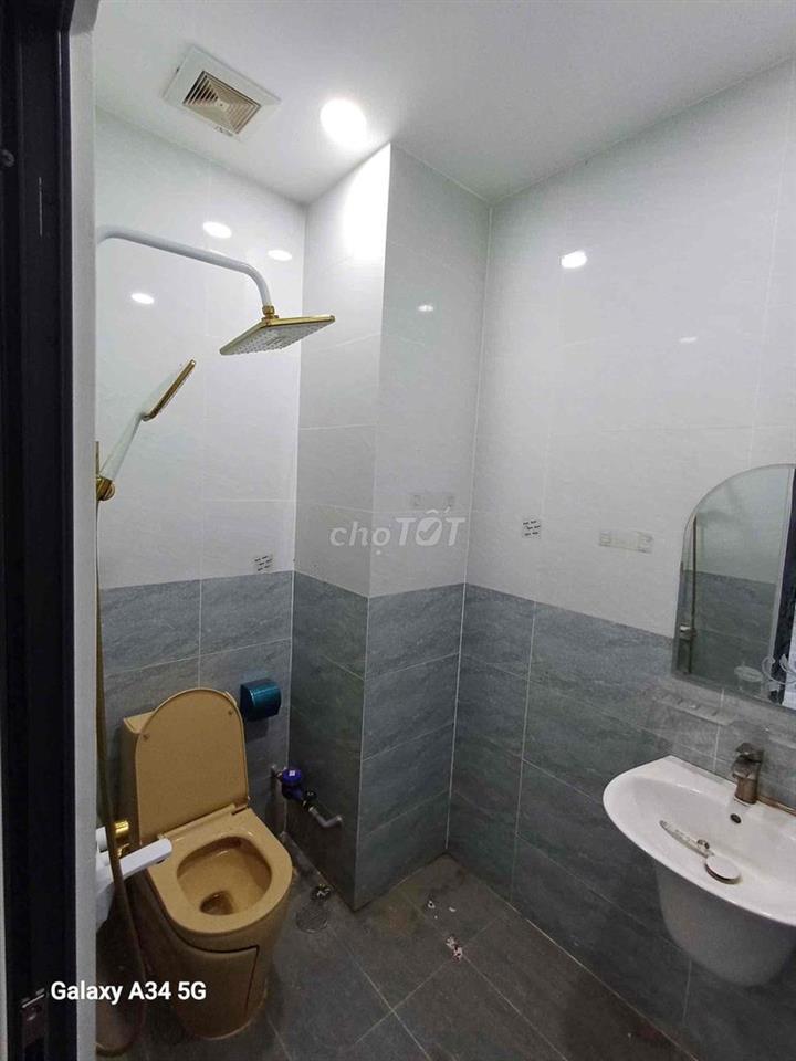 Cho thuê Phòng ban cong rộng lớn