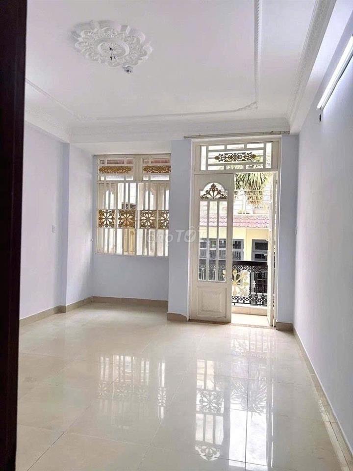 [Quá Rẻ] Nhà NC Lạc Long Quân P8 57m2 1 Trệt 3 Lầu Sân thượng 6PN