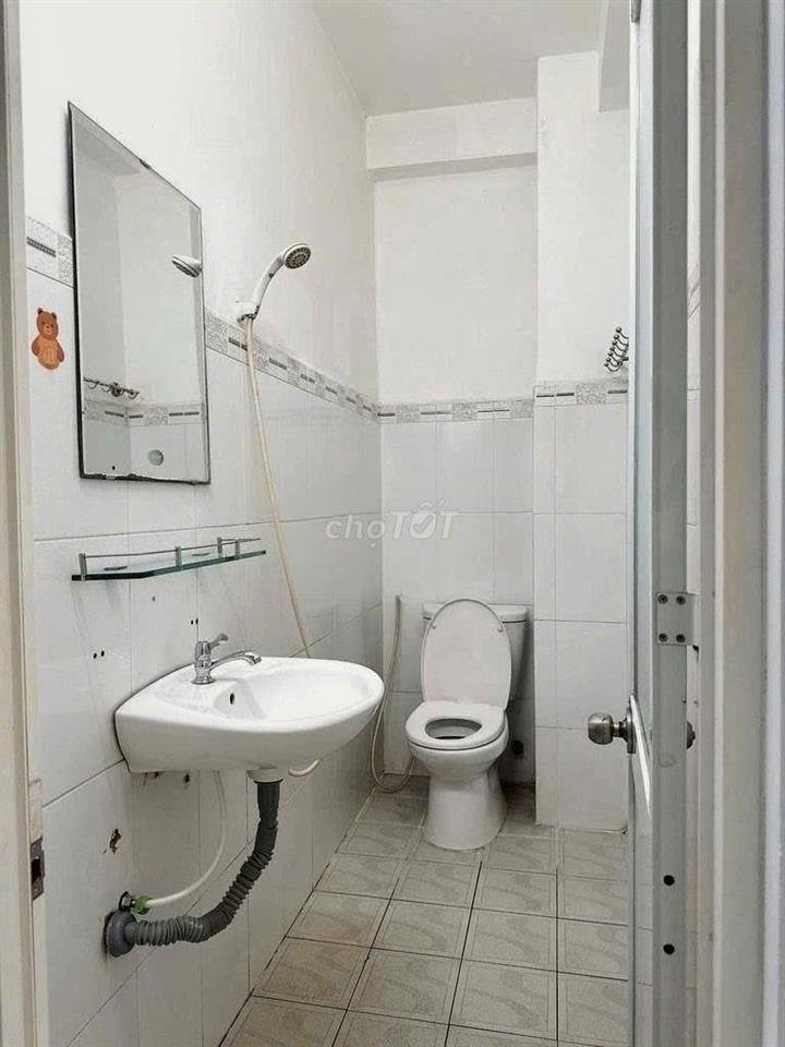 [Quá Rẻ] Nhà NC Lạc Long Quân P8 57m2 1 Trệt 3 Lầu Sân thượng 6PN