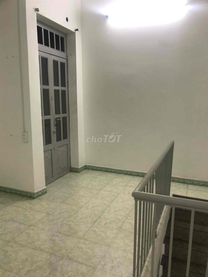 Căn nhà hẻm phía sau đường Trần Khắc Chân Phú Nhuận