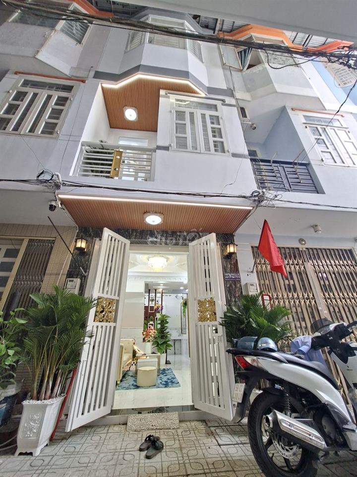 NHÀ NHÀ 4 PN Ở TT NHÀ BÈ. TP HCM