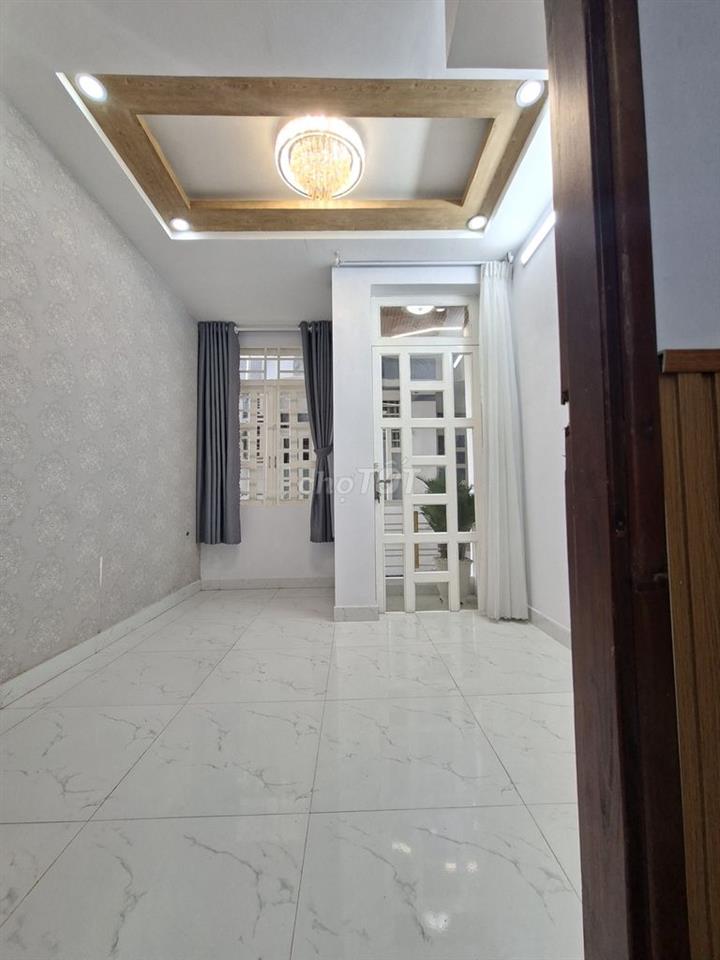NHÀ NHÀ 4 PN Ở TT NHÀ BÈ. TP HCM