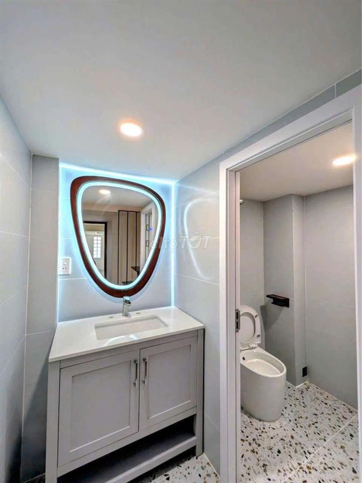 Nhà hẻm 4m, sát chợ Nguyễn Đình Chiểu-Phan Xích Long