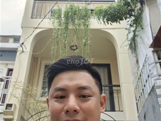 Nhà hẻm 4m, sát chợ Nguyễn Đình Chiểu-Phan Xích Long