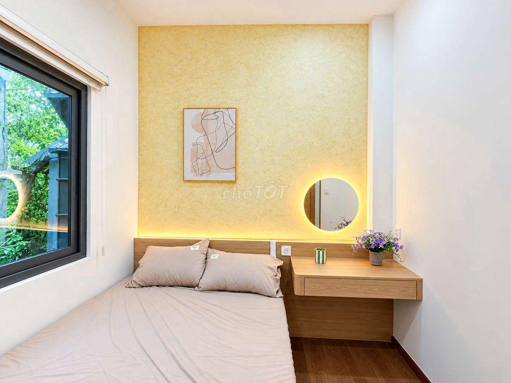 Nhà sát chợ Thị Nghè, mới xây đã hoàn công.