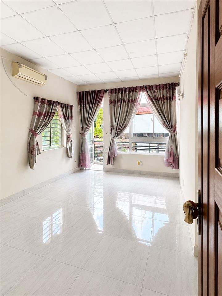 Nhà đẹp 5x13, hẻm xe hơi Trần Bình Trọng, 