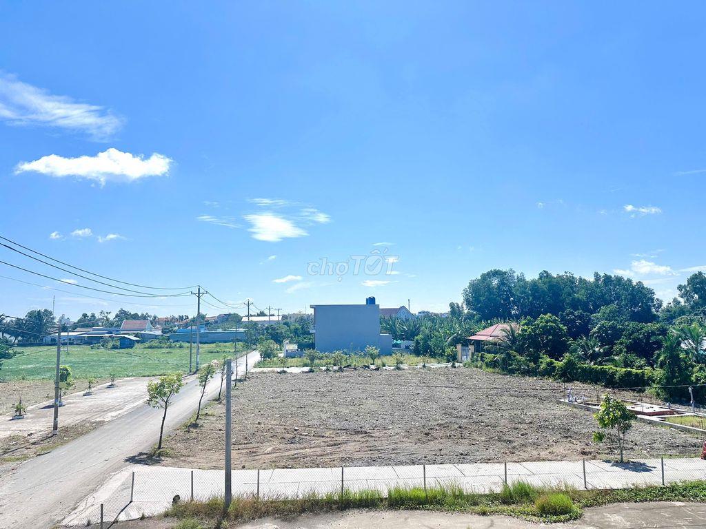 đất Đẹp ngay thị chợ cần đước full thổ cư đường trước mặt 22m 