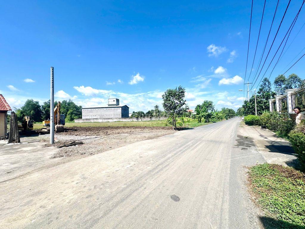 đất Đẹp ngay thị chợ cần đước full thổ cư đường trước mặt 22m 