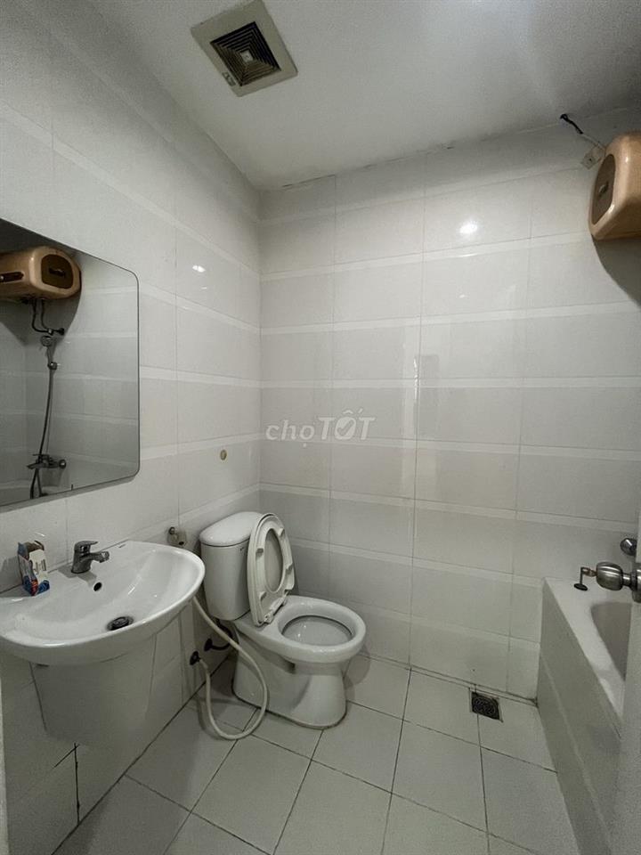 Chính chủ cho thuê căn hộ 138m2 3pn 3wc tầng cao view thoáng giá tốt